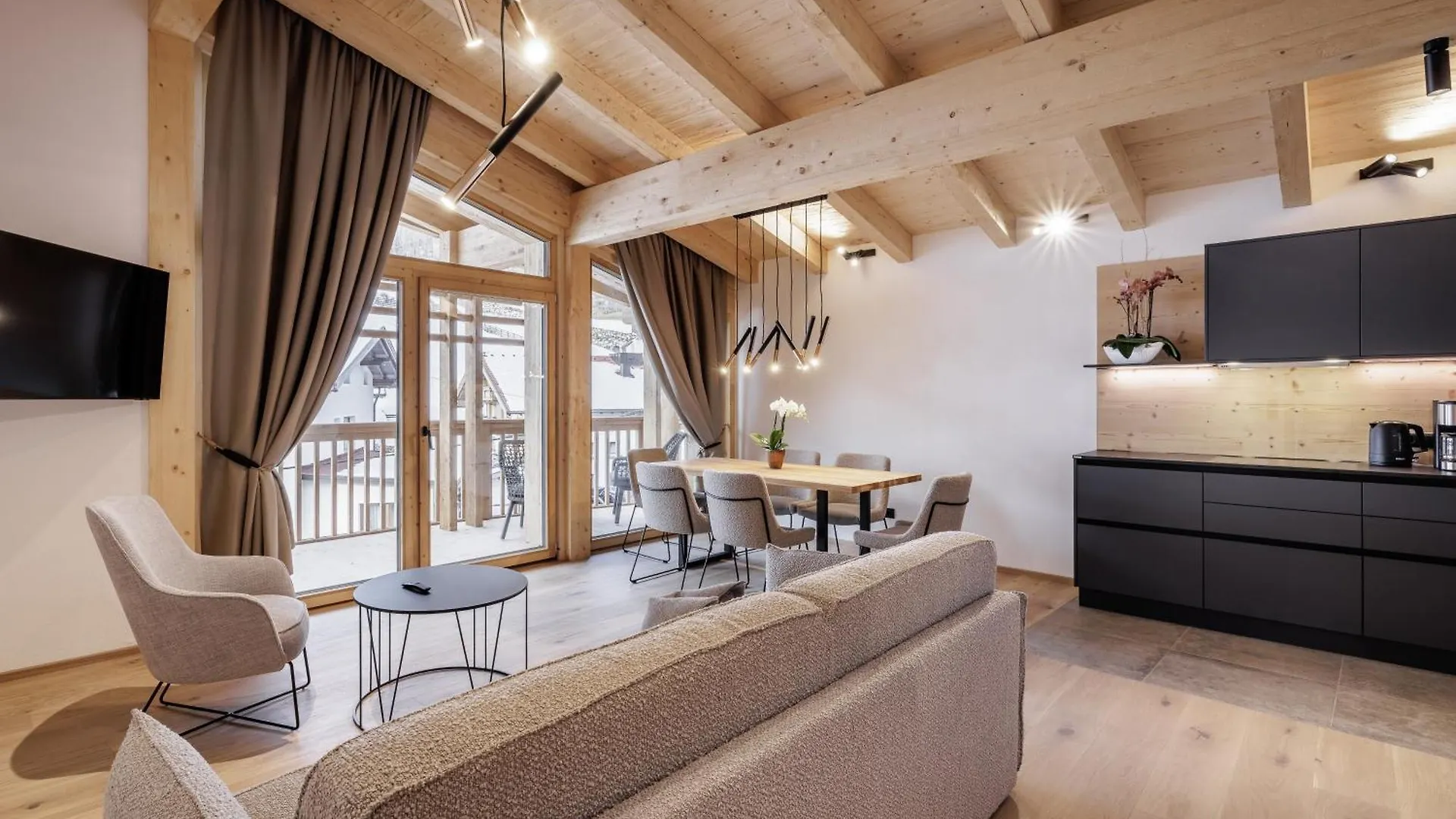 Leni Mountain Lodge Sölden 0*,